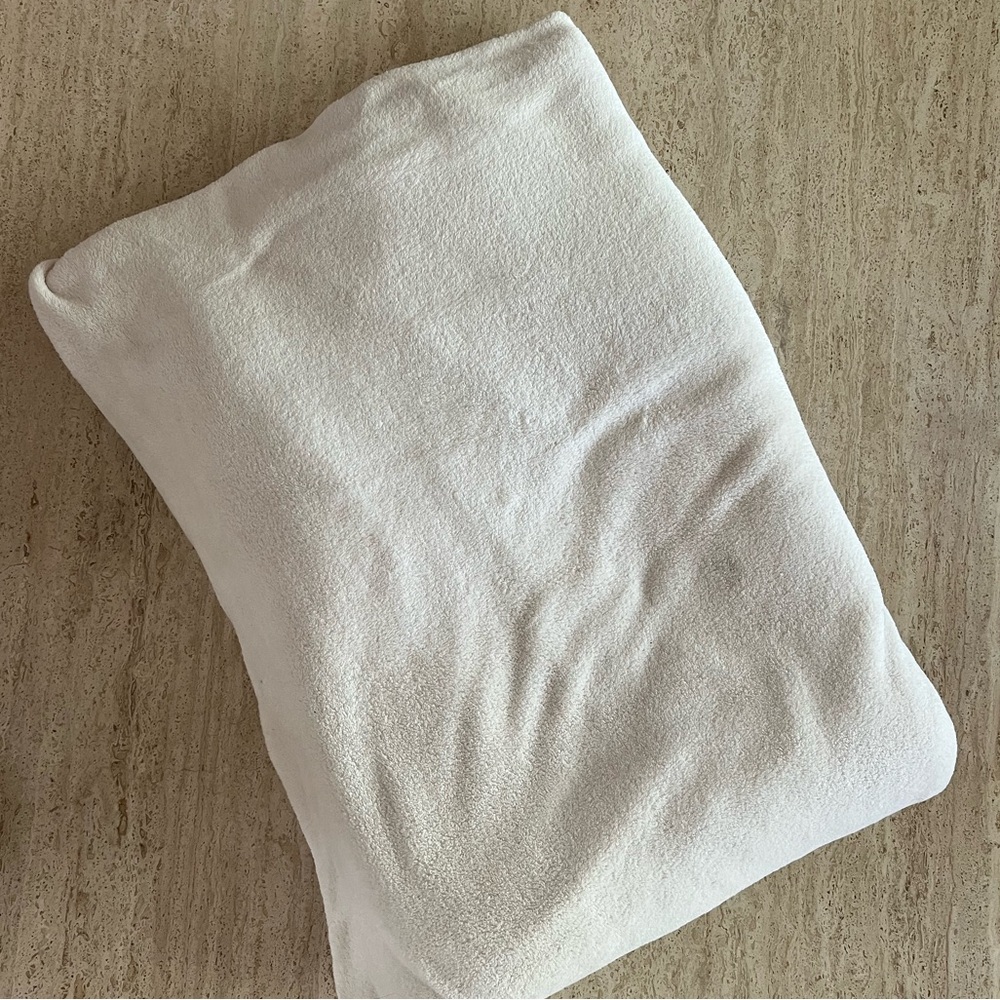 Calvin Klein Blanket - Picture 6 of 13
